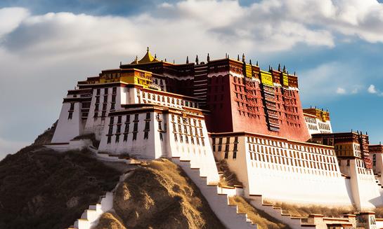 紅色旅游持續升溫 2023年中國西藏旅游行業發展潛力分析