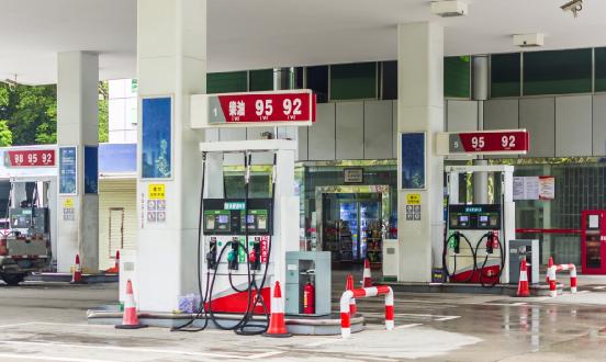 成品油行業市場分析 油價迎2024年首調，加滿一箱92號汽油多花8元