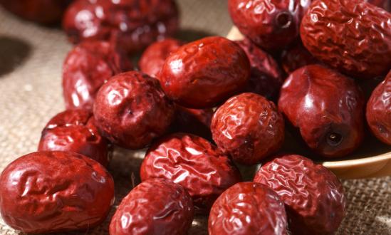 新疆紅棗實現了從賣原料到賣產品、賣品牌的多元化轉變?  紅棗產業市場分析