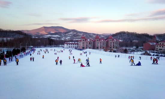 2024年中國冰雪旅游行業市場發展現狀及發展趨勢