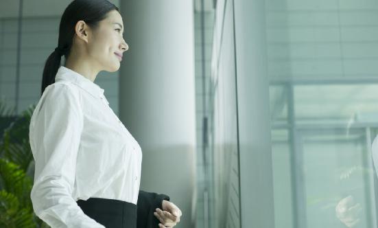 2024年中國女裝市場深度調查研究報告：廣州女裝借直播電商之力乘風破浪